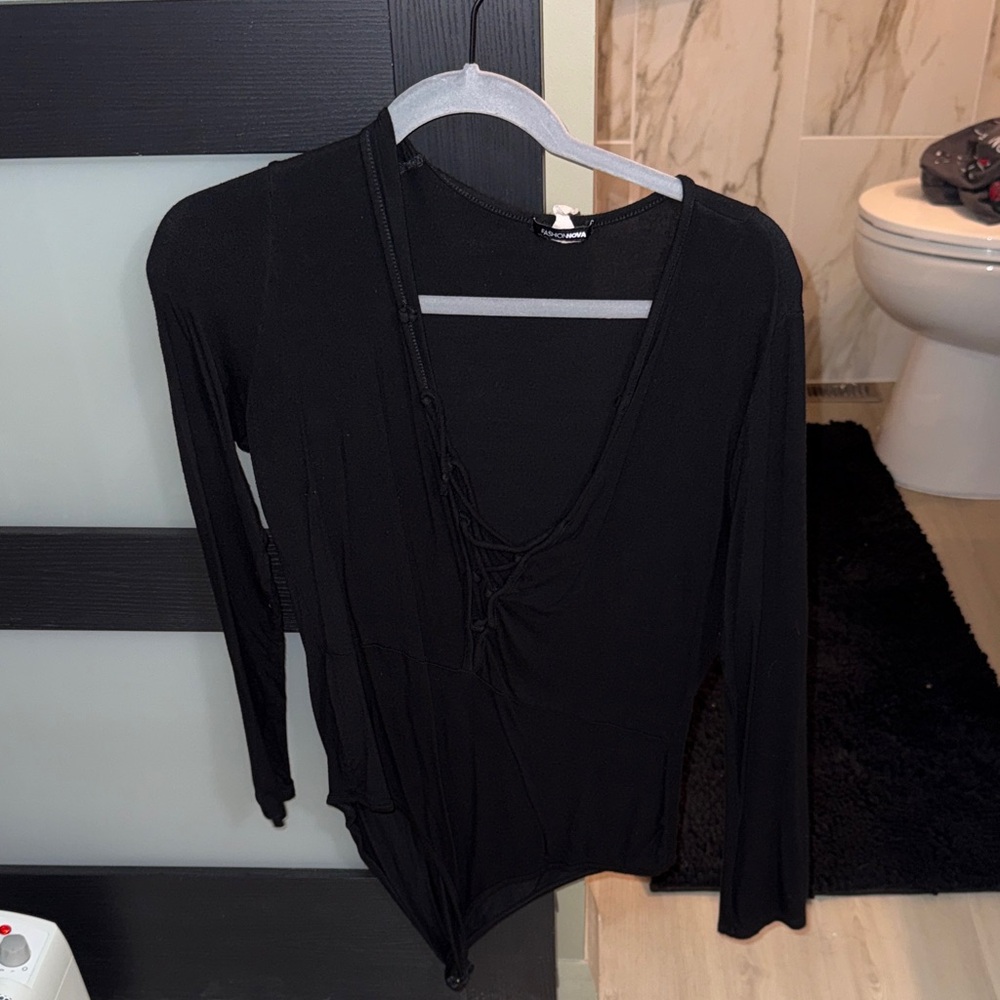 Fashion Nova Black Long-Sleeve V-Neck Bodysuit